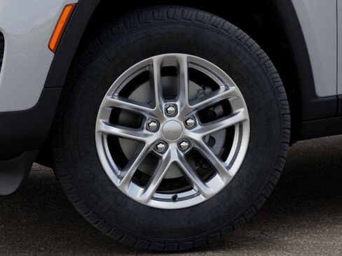 New 2025 Jeep Grand Cherokee Laredo X w/ Luxury Tech Group I AWD/4WD image 10