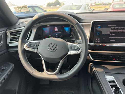 Used 2024 Volkswagen Atlas Cross Sport SE AWD/4WD image 17