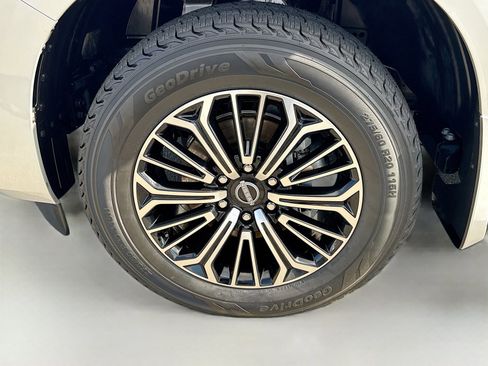 Used 2025 Nissan Armada SL w/ Captain's Chari Seat Package image 32