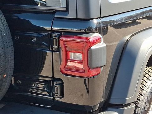 Used 2021 Jeep Wrangler Unlimited Sport image 12