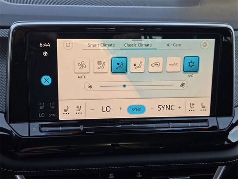 New 2026 Volkswagen Atlas Cross Sport SEL Premium R-Line image 16