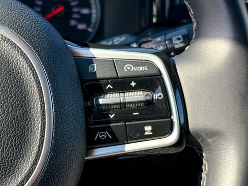 Certified 2022 Kia Sorento SX image 26