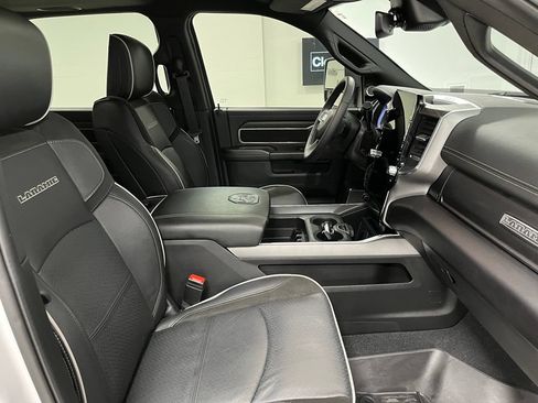 Used 2025 RAM 3500 Laramie AWD/4WD image 57