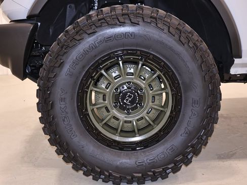 New 2026 Ford Bronco 4-Door AWD/4WD image 30