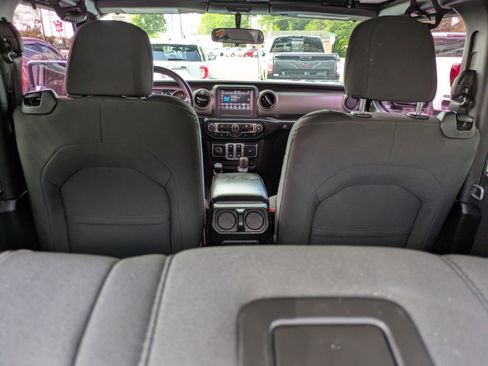 Used 2020 Jeep Wrangler Sport image 12