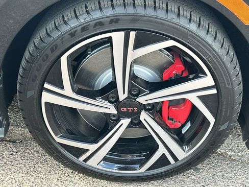 New 2026 Volkswagen GTI SE FWD image 6
