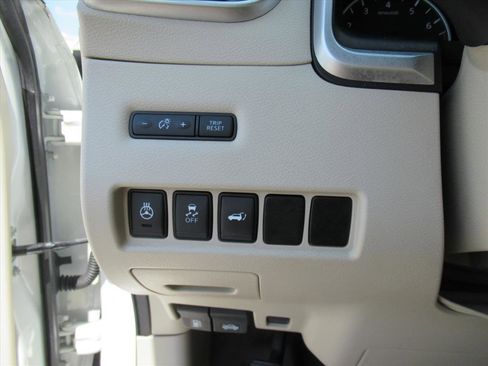 Used 2018 Nissan Murano SL w/ Moonroof Package image 22