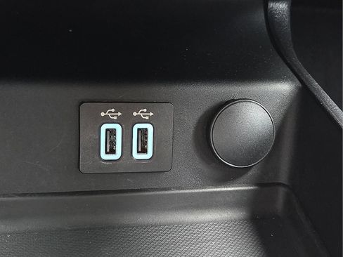 Used 2020 Ford Fusion SE FWD image 17