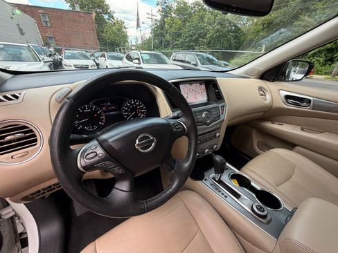 Used 2017 Nissan Pathfinder SL w/ SL Premium Package AWD/4WD image 19