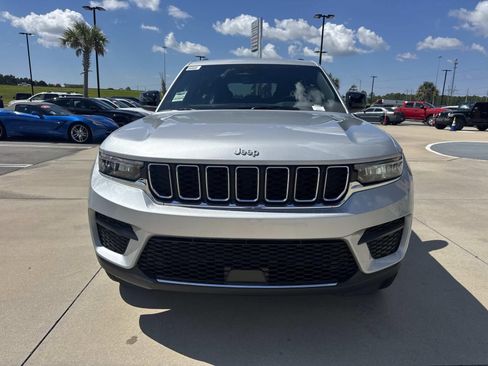 New 2026 Jeep Grand Cherokee Laredo RWD image 2