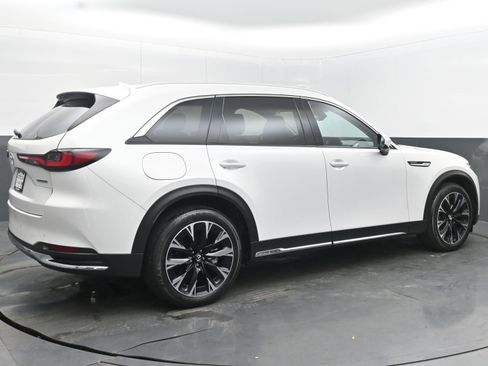 Used 2024 MAZDA CX-90 Plug-In Hybrid w/ Premium Pkg image 9
