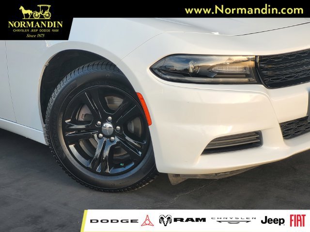 Used 2019 Dodge Charger SXT RWD image 5