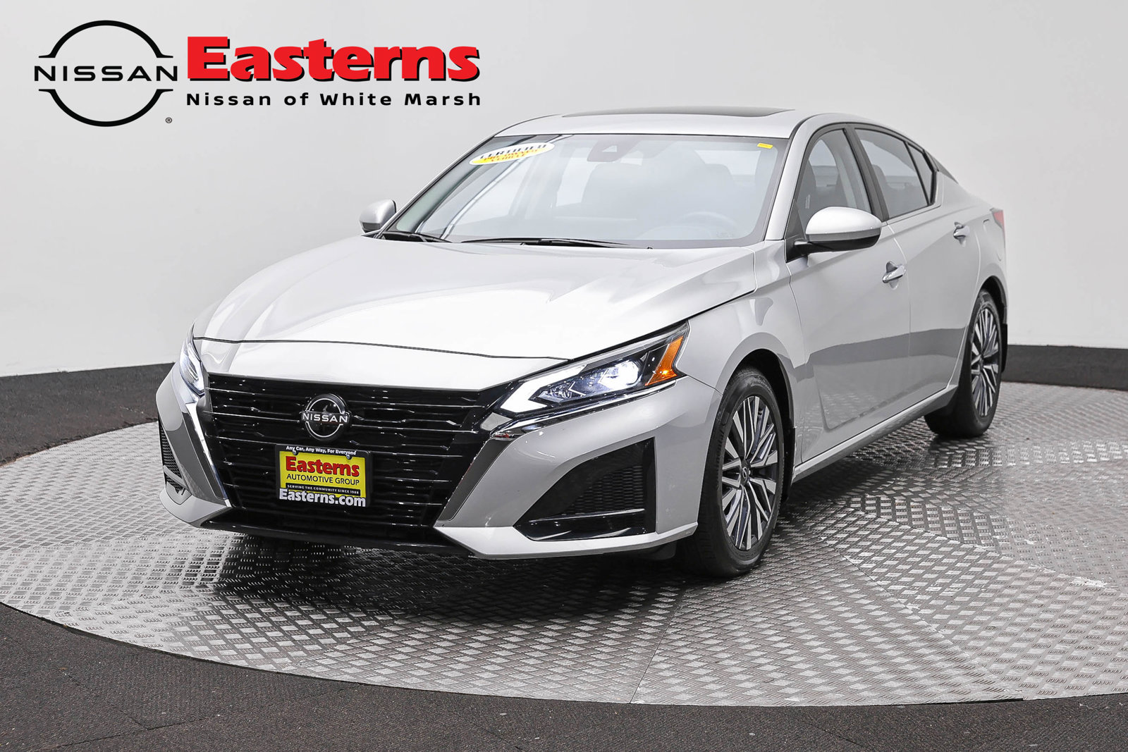 Used 2024 Nissan Altima 2.5 SV w/ SV Premium Package FWD image 1