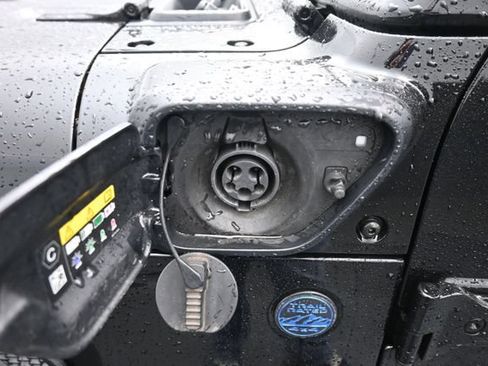 Used 2023 Jeep Wrangler Unlimited w/ Cold Weather Group AWD/4WD image 11