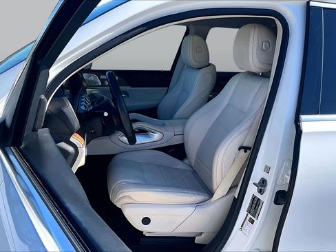 Used 2022 Mercedes-Benz GLS 450 4MATIC image 8