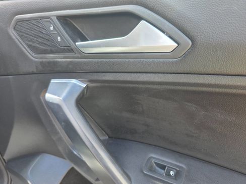 Used 2021 Volkswagen Tiguan SE R-Line image 34