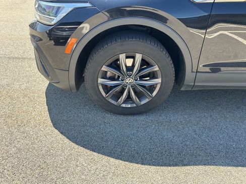 Used 2022 Volkswagen Tiguan SE image 8