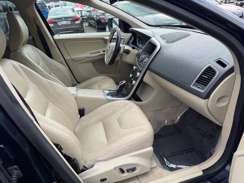 Used 2016 Volvo XC60 T5 Platinum image 16