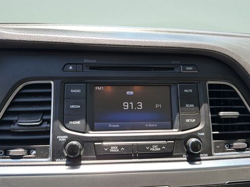 Used 2015 Hyundai Sonata SE w/ Option Group 09 FWD image 16