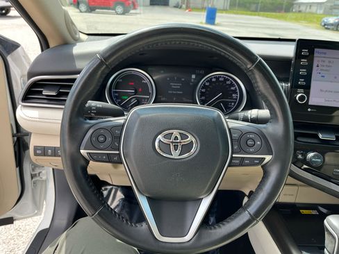Used 2024 Toyota Camry XLE w/ Navigation Package FWD image 14