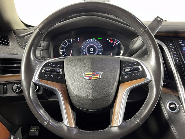 Used 2018 Cadillac Escalade Luxury AWD/4WD image 15