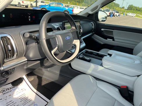 Used 2025 Ford Expedition Max Platinum w/ Driver's Package AWD/4WD image 14