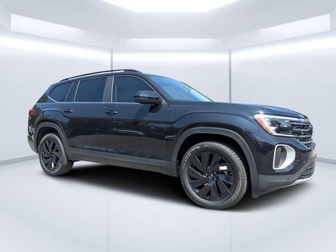 New 2026 Volkswagen Atlas SE image 1