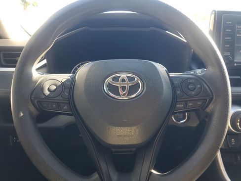 Used 2022 Toyota RAV4 XLE image 20