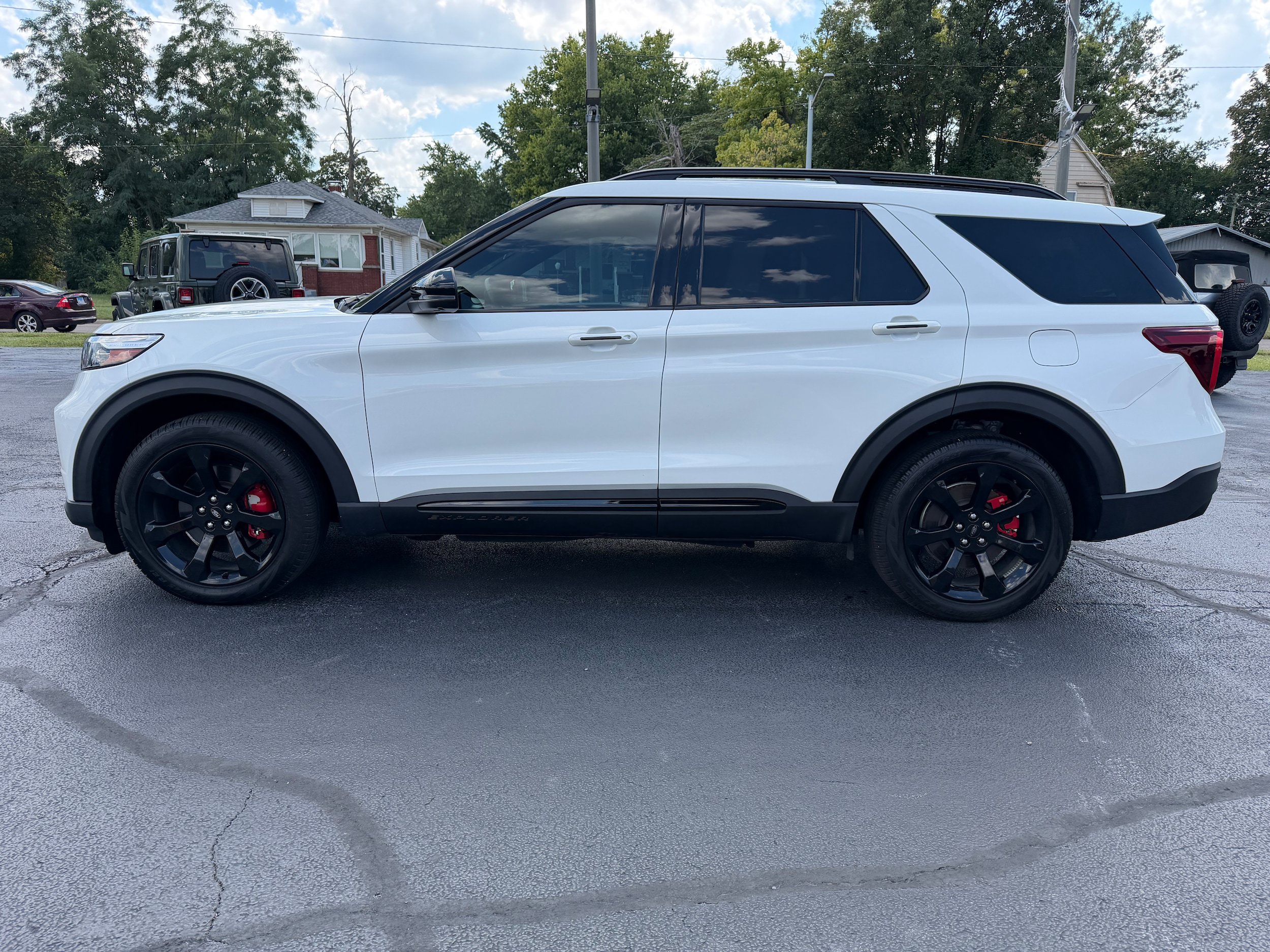 Used 2023 Ford Explorer ST w/ Equipment Group 401A AWD/4WD image 4