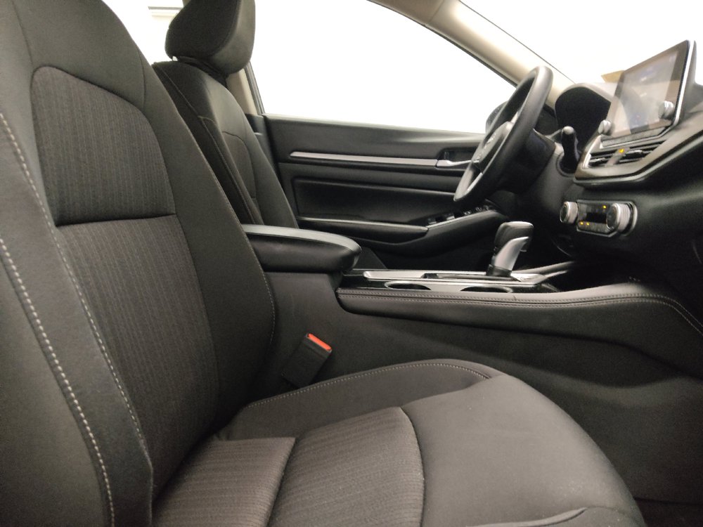 Used 2023 Nissan Altima 2.5 SV FWD image 21