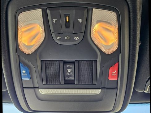Used 2019 RAM 1500 Big Horn RWD image 32