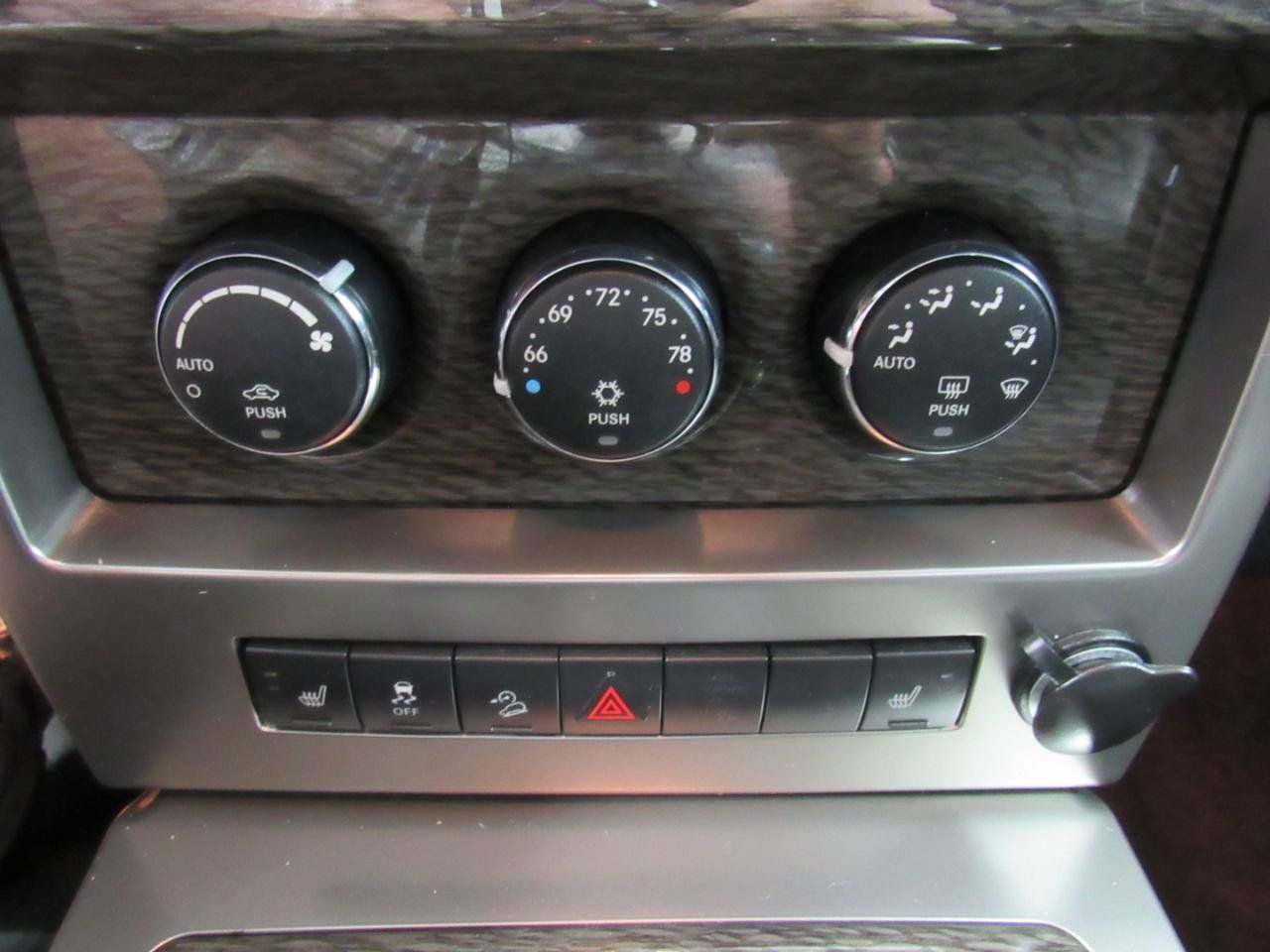 Used 2012 Jeep Liberty Limited Jet w/ Chrome Accents Group AWD/4WD image 22