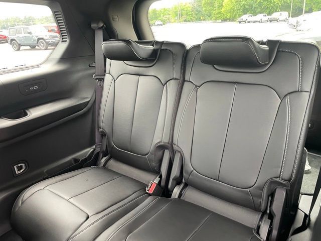 Used 2025 Jeep Grand Cherokee L Limited RWD image 20