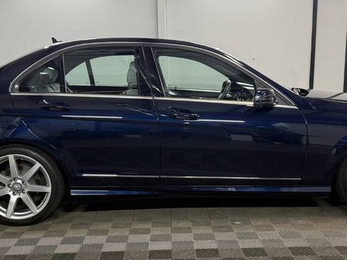 Used 2012 Mercedes-Benz C 250 Sedan image 2