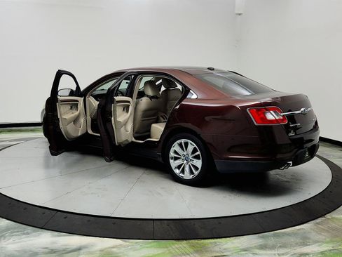 Used 2010 Ford Taurus Limited FWD image 12