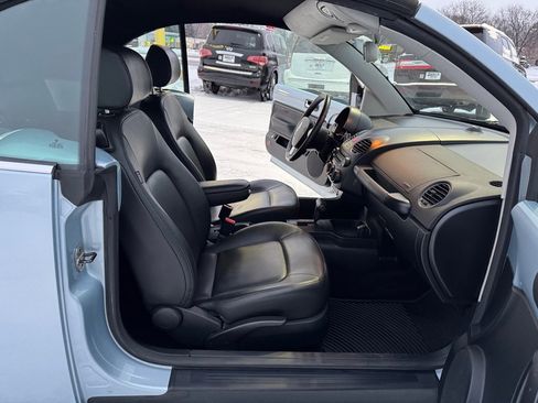 Used 2009 Volkswagen Beetle S image 22