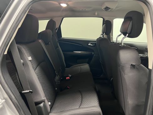 Used 2017 Dodge Journey SE w/ Flexible Seating Group image 15