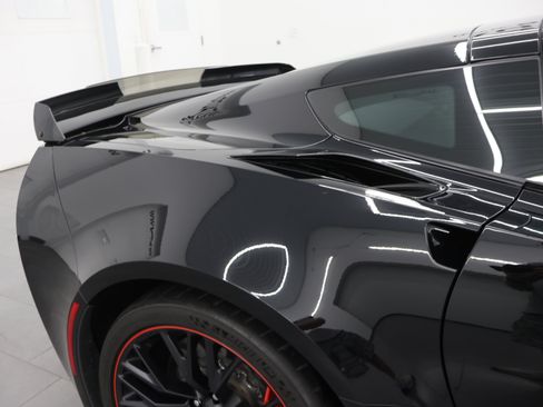 Used 2017 Chevrolet Corvette Z06 RWD image 25