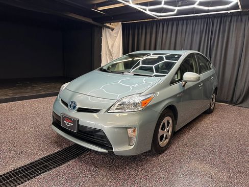 Used 2012 Toyota Prius Three image 3