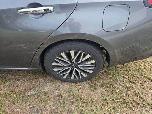Used 2024 Nissan Altima 2.5 SV FWD image 4