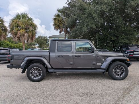 Used 2020 Jeep Gladiator Overland AWD/4WD image 4