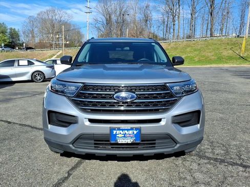 Used 2023 Ford Explorer XLT AWD/4WD image 9