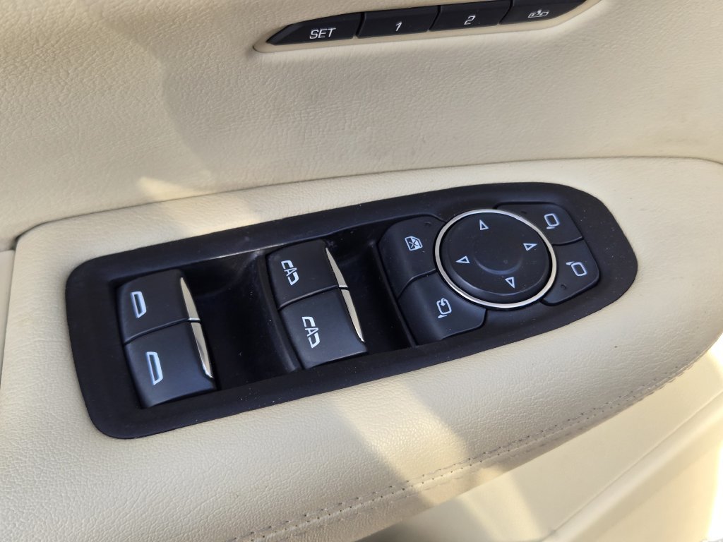 Used 2017 Cadillac XT5 Luxury w/ Driver Awareness Package FWD image 31
