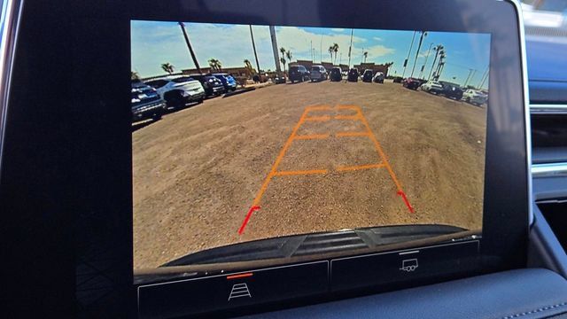 Used 2024 GMC Yukon SLE w/ Gmc Pro Safety Plus Package RWD image 10