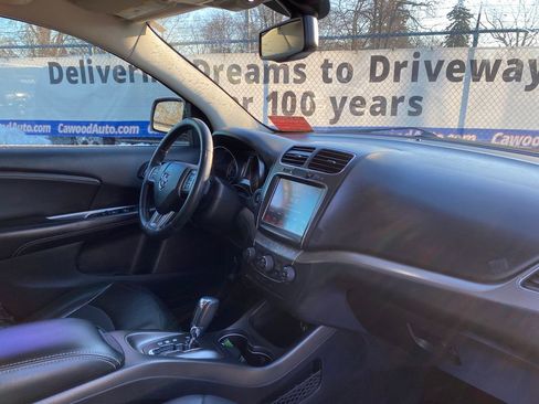 Used 2016 Dodge Journey Crossroad w/ Popular Equipment Group image 17