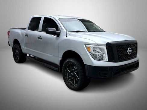 Used 2017 Nissan Titan S AWD/4WD image 3