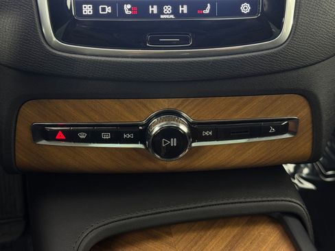 Used 2023 Volvo XC90 B6 Plus w/ Protection Package Premier image 29