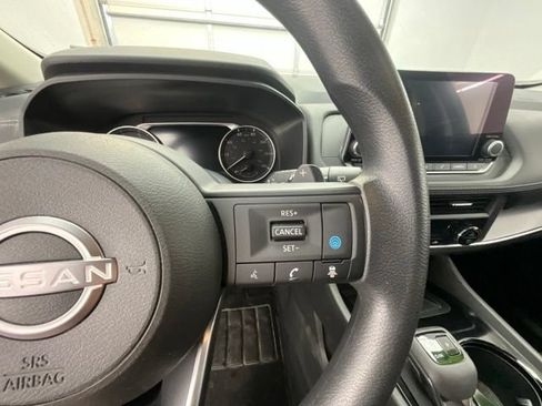 Used 2024 Nissan Rogue SV AWD/4WD image 15