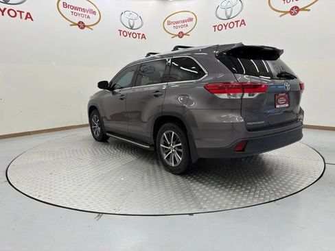 Used 2019 Toyota Highlander XLE FWD image 6