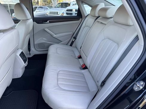 Certified 2020 Volkswagen Passat 2.0T SEL image 12